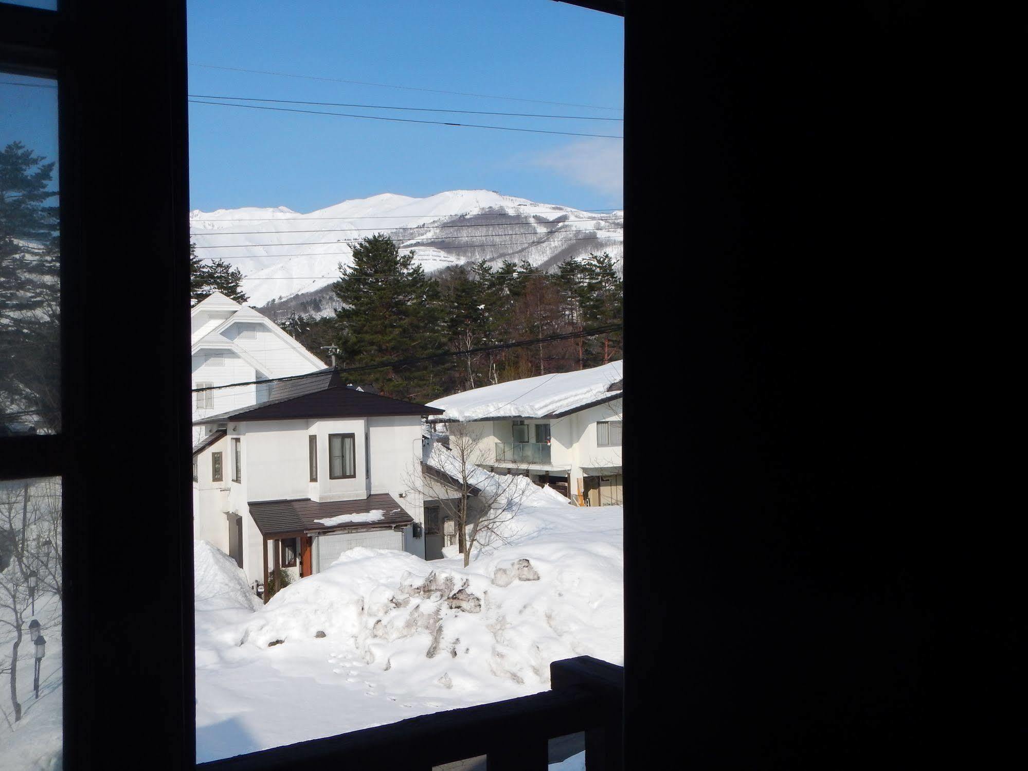 Mt Hakuba Backpackers Hostel Buitenkant foto